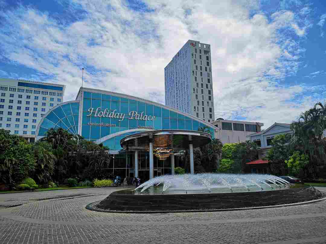 Gioi thieu so luoc ve Holiday Palace Hotel & Resort